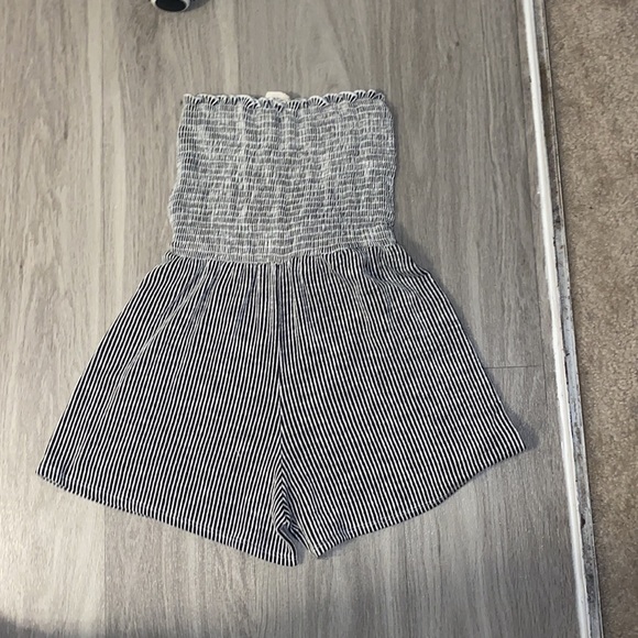 black and white romper with bow tie in front - Picture 2 of 2